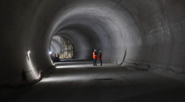 Imagem de contexto do artigo Metro inaugura maior banco de testes de fibra ótica do mundo